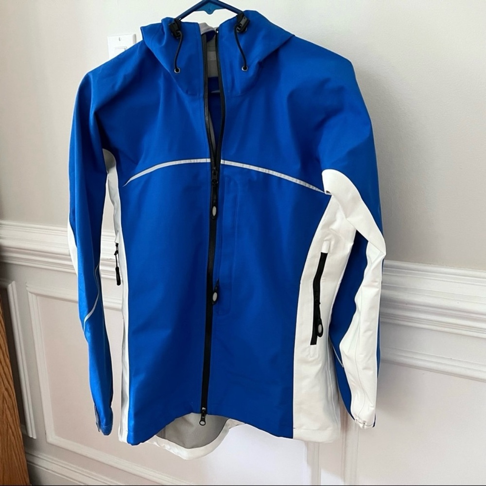 NEW On The Edge Waterproof Performance Hooded Marine Rain Jacket